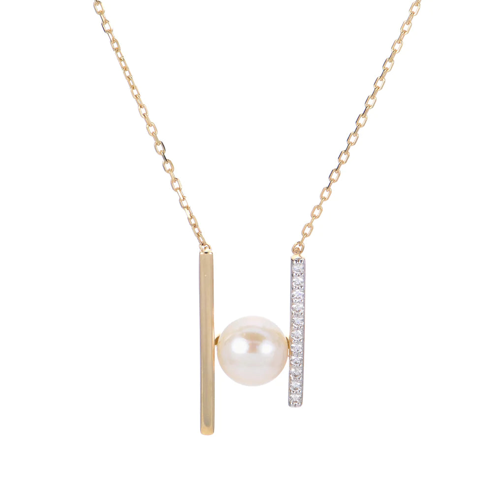 Fresh Water Pearl Necklace With Diamond Detailing