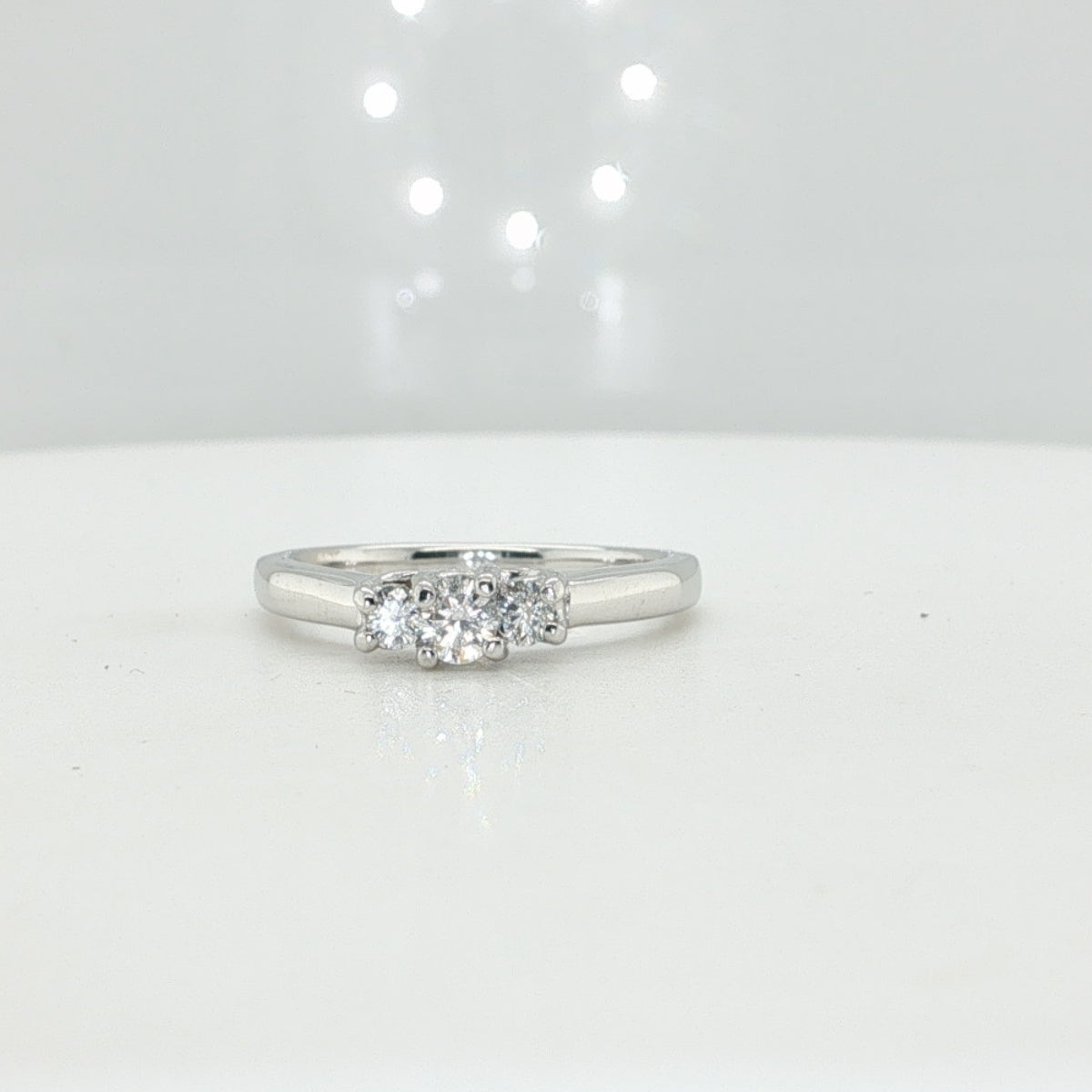 14KT White Gold w/ Platinum 3 Round Diamond Ring Finger Size 6.25