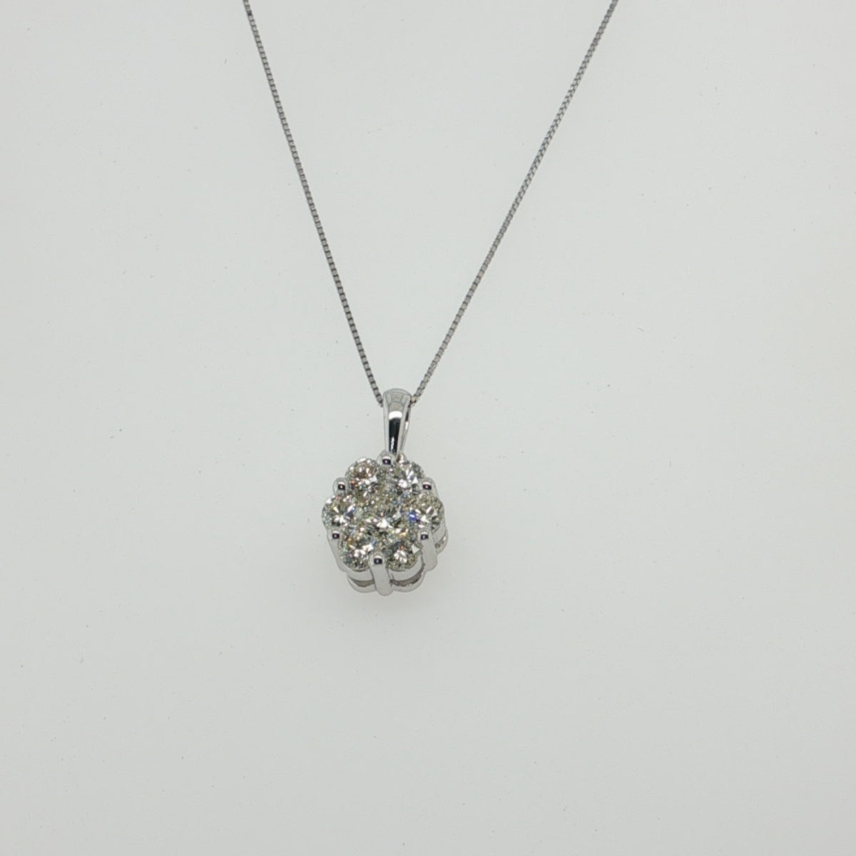 10kt white gold 1ctw diamond flower cluster pendant w/ box chain 18"