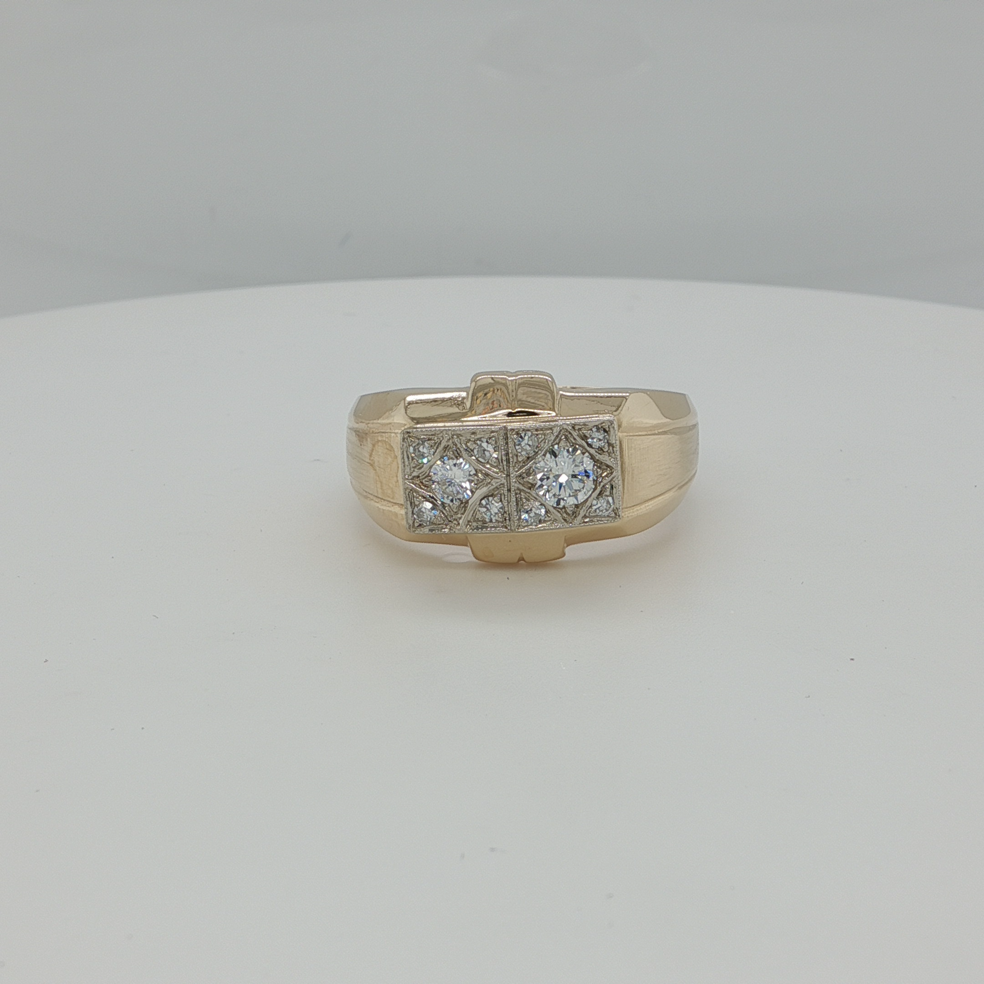 Yellow Gold Multi-Stone Ring with Brilliant Cut Diamonds