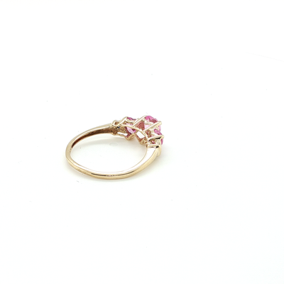 Yellow Gold Ring with Intense Pink Sapphire Hearts