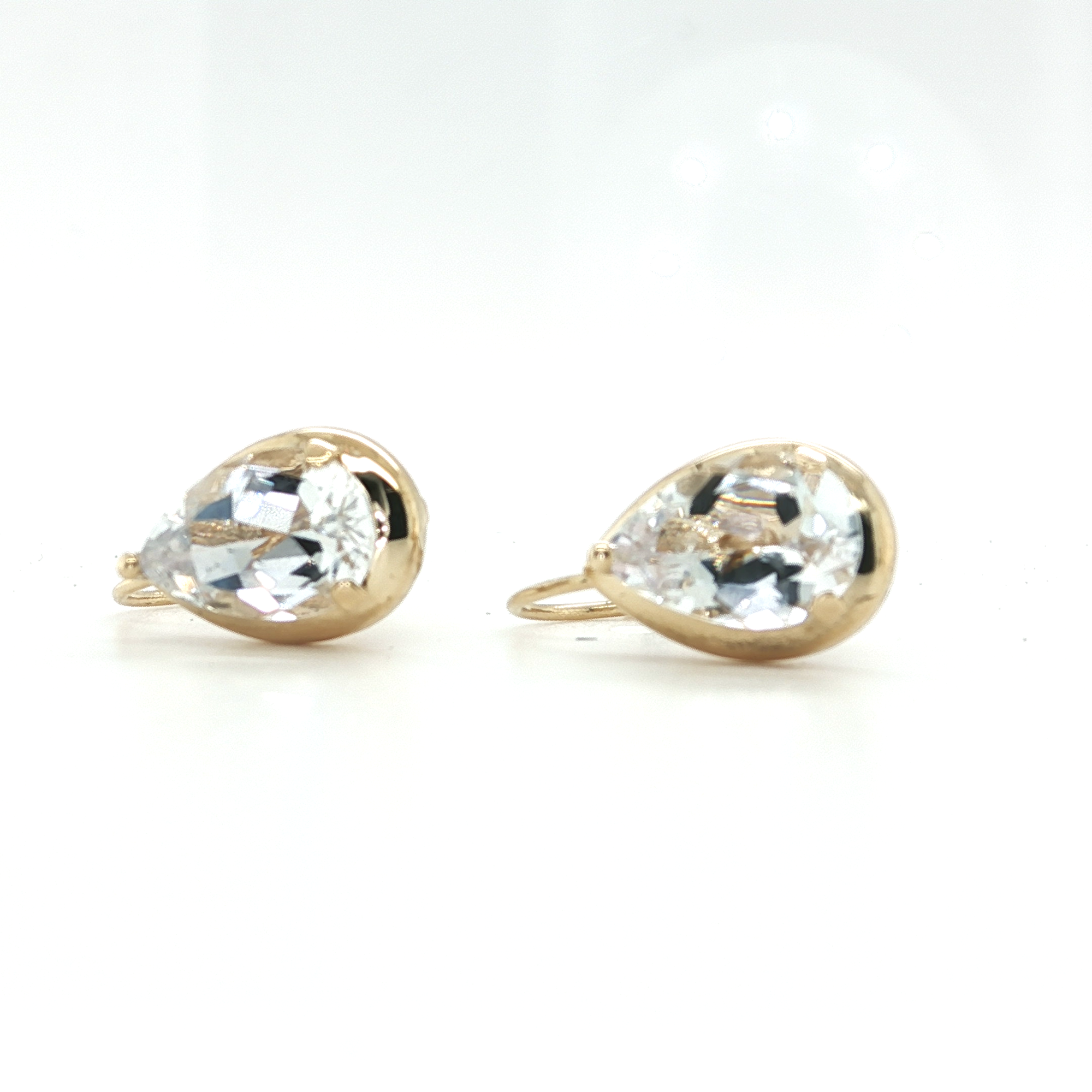 Yellow Gold Stud Earrings with Pear Cut Quartz