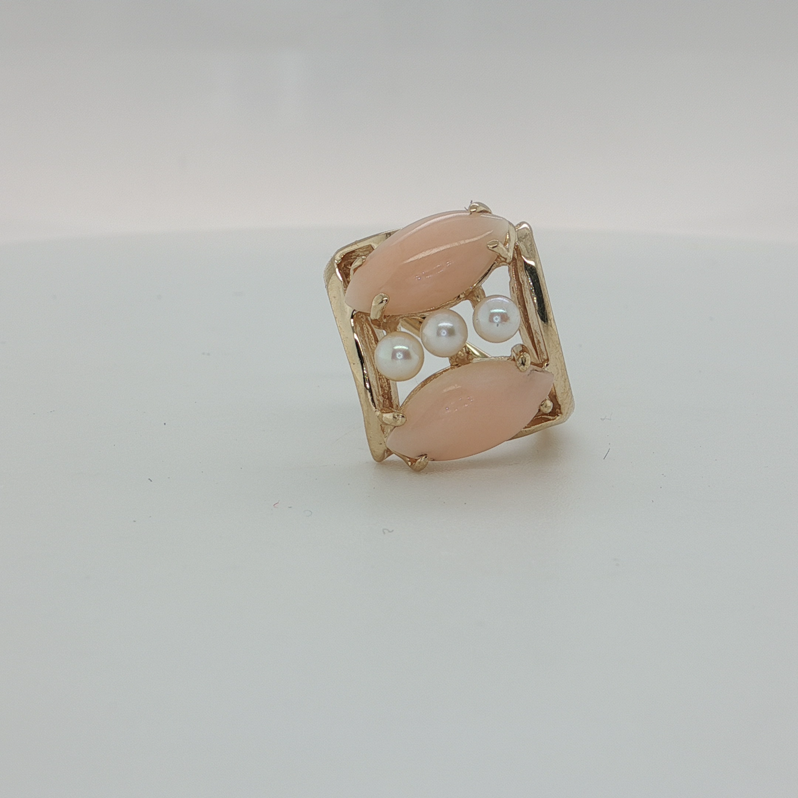 14K Yellow Gold Marquise Cabochon Pink Stone Ring w/ Pearls