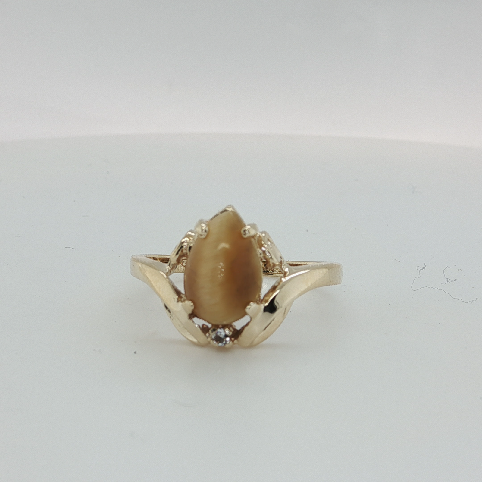 10K YG PEAR SHAPE BROWN CAT'S EYE RING W/ DIA. ACCENT