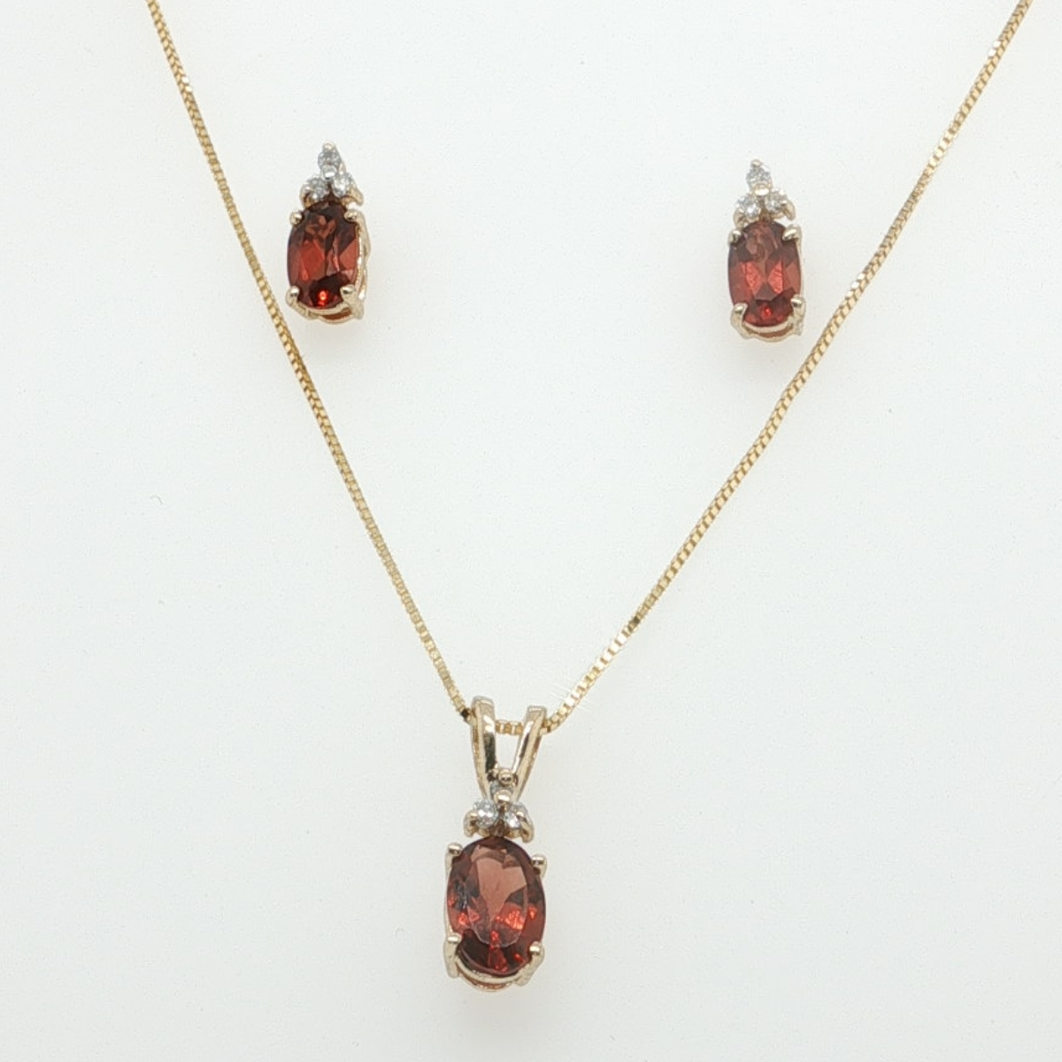 10K Yellow Gold Diamond + Oval Garnet Stud Earrings & Necklace Set