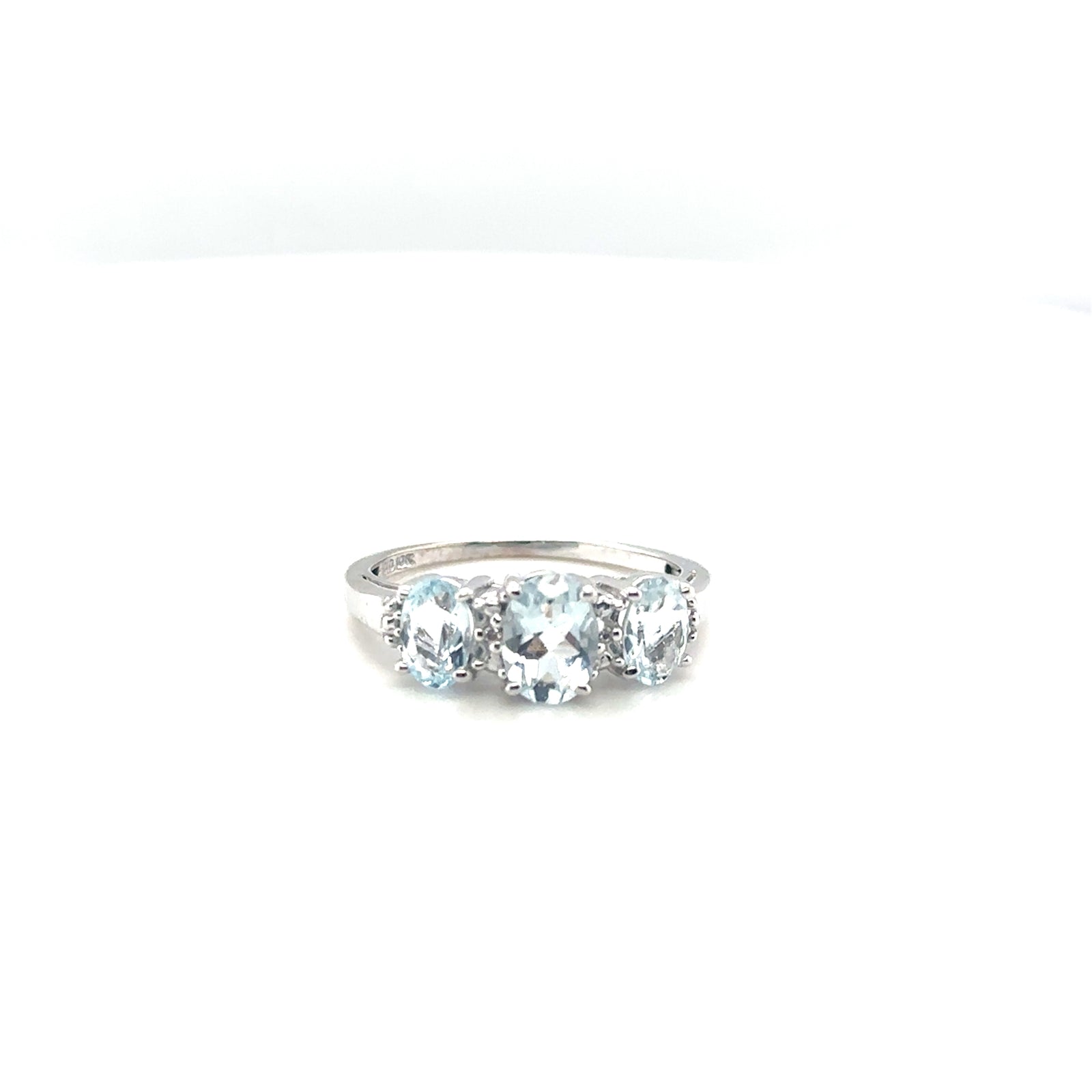 10K WG OVAL THREE STONE AQUAMARINE RING, SIZE 6.5
