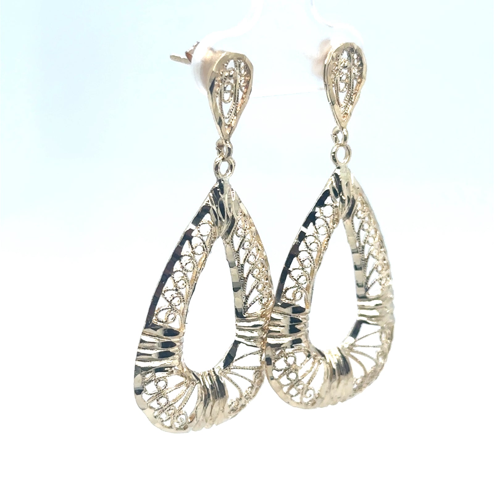 14K Yellow Gold Tear Drop Dangle Earrings With Diamond Cut Filigree Pattern