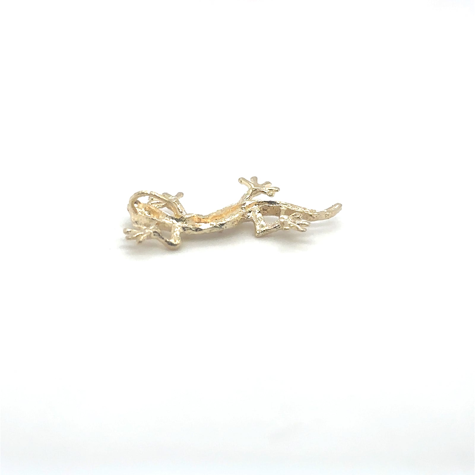 14K Yellow Gold Diamond Cut Climbing Gecko Charm