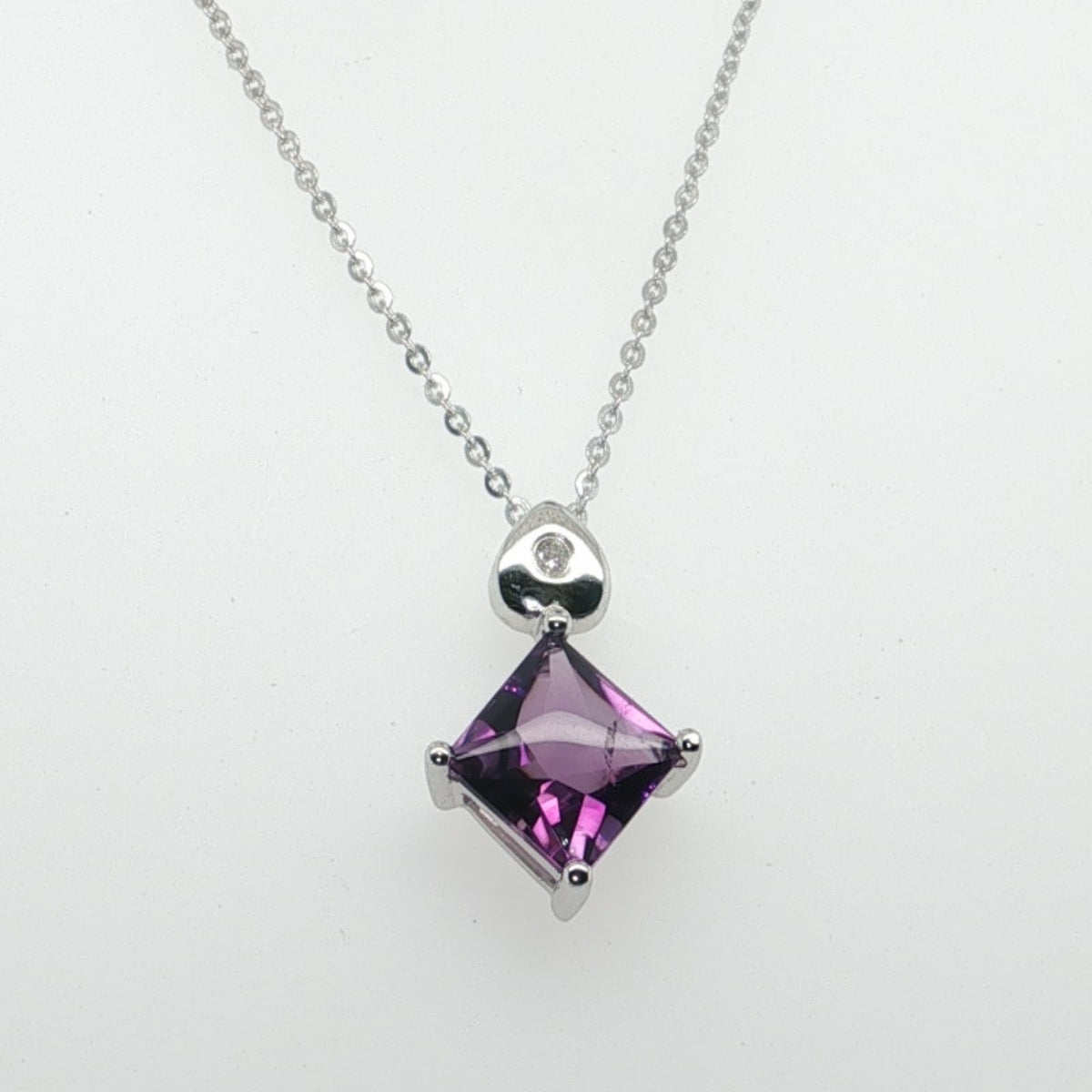 14K White Gold Amethyst Pendant