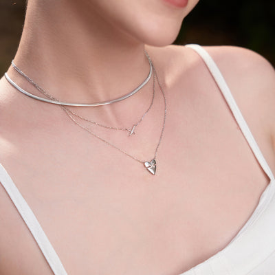 Silver Kiss Pavé Necklace