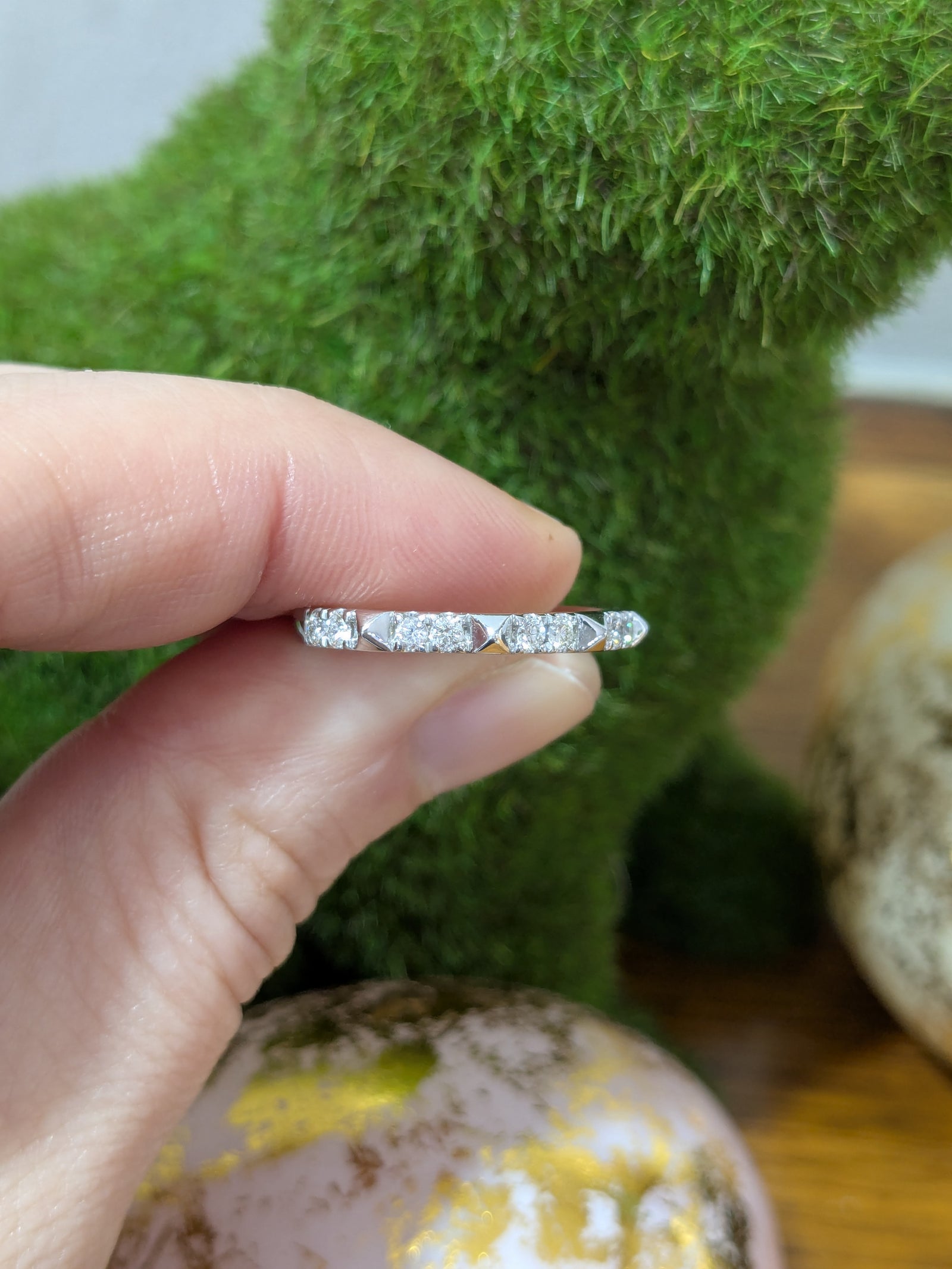 Alternating Diamond and Pyramid Stackable Ring