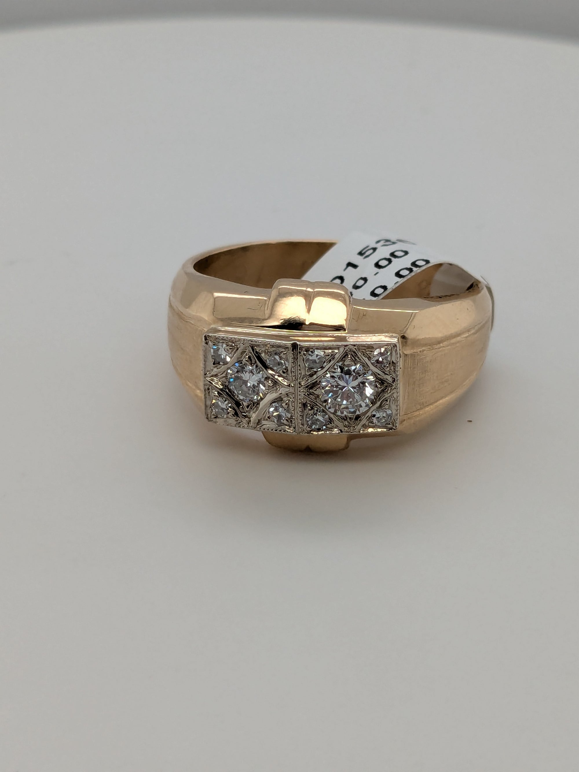 Structured Gent's Ring