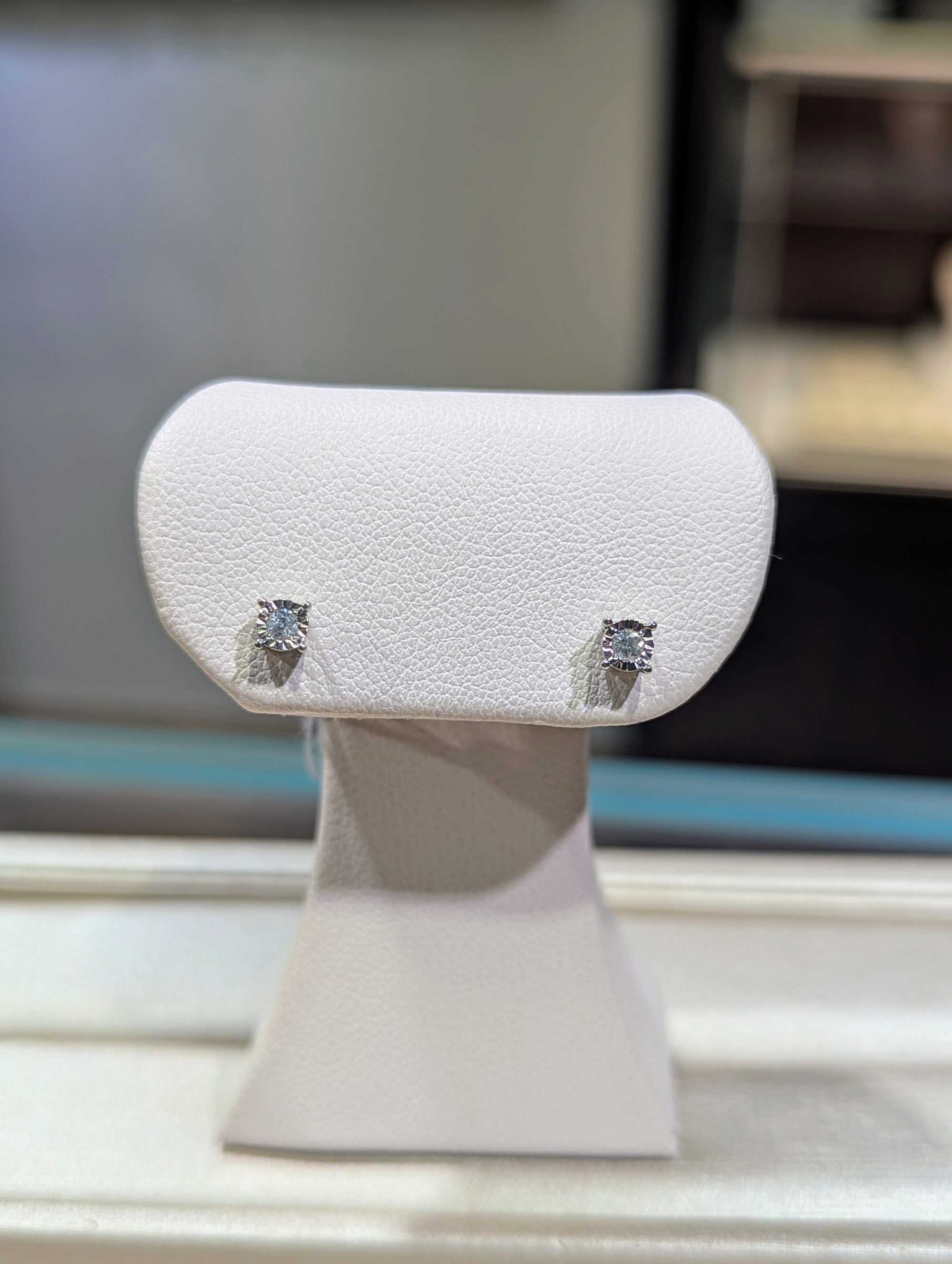 10k White Gold Illusion Set Diamond Studs
