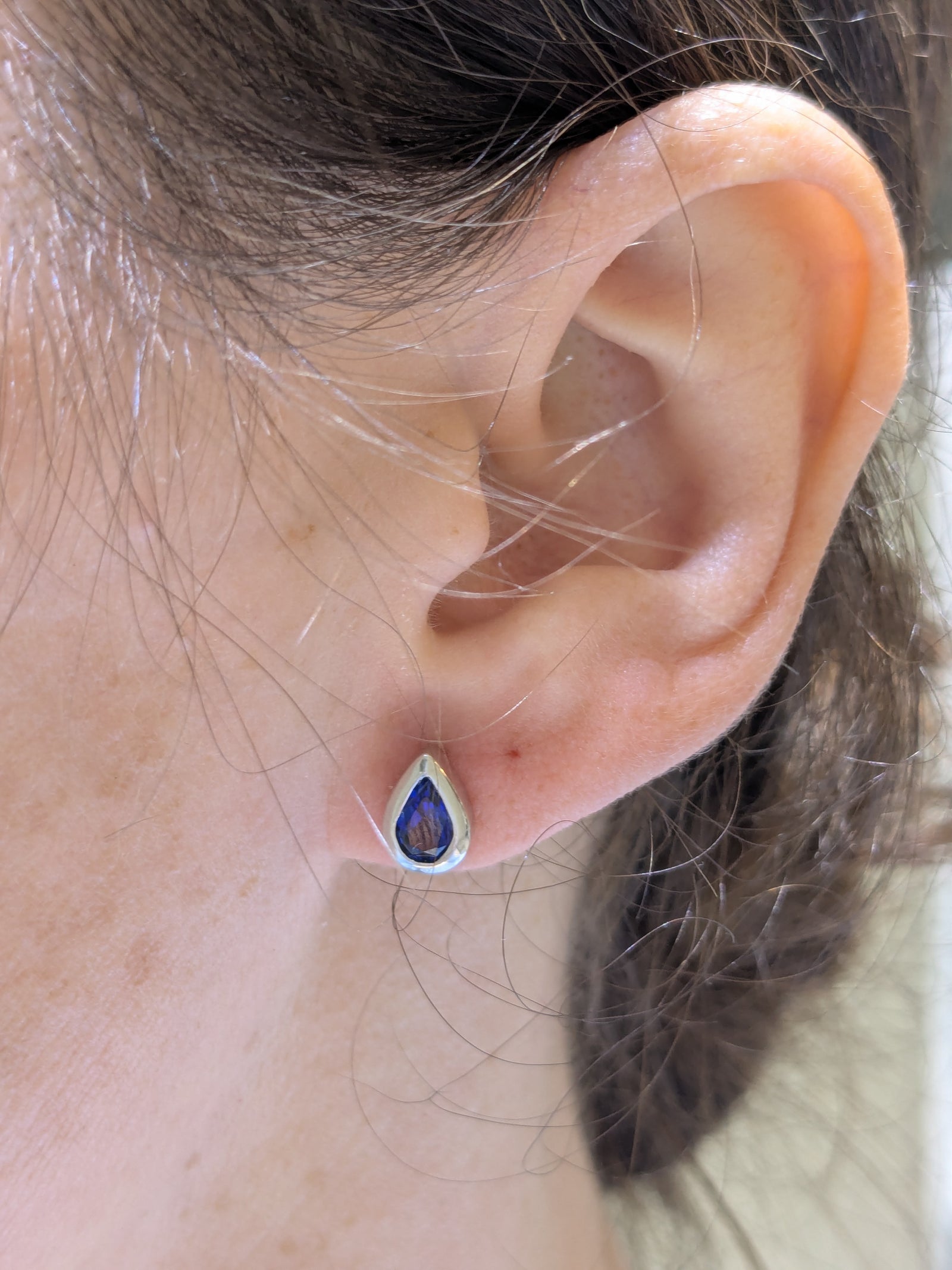 SAPPHIRE STUD EARRINGS PEAR SHAPED